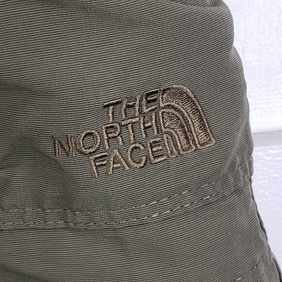 The North Face Cargo Shorts Mens Size 40 Solid Green Pockets Zip Fly Hike Nylon - Picture 7 of 9